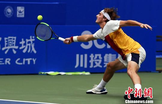 他再度以完 他再度以完